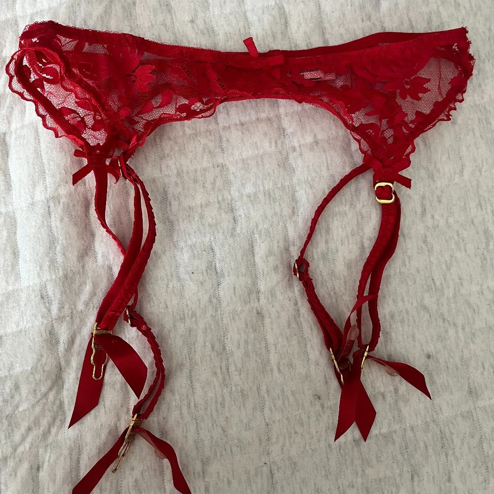New w/o tags: Agent Provocateur Red Lace & Fishnet Suspender / Garter - size 3